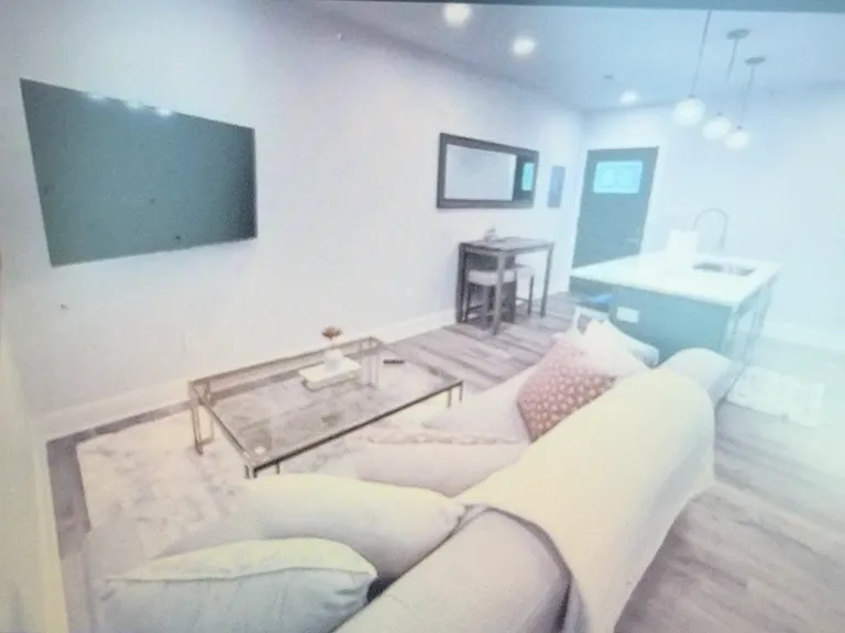 415 E Jasper St #2 — Photo 2