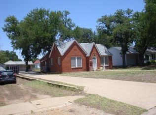 1327 3rd St, Graham, TX 76450