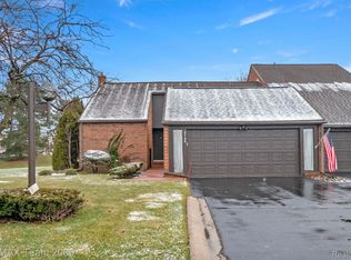 3134 Lindenwood Dr #141, Dearborn, MI 48120