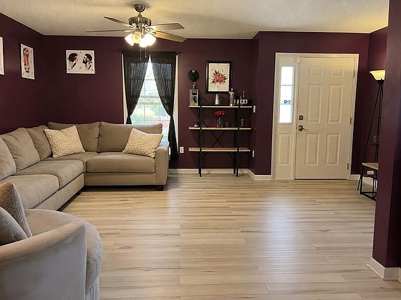 2nd image of 324 Oak St