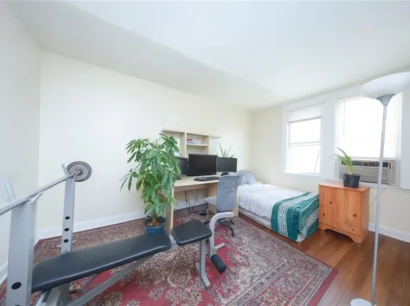 208 Saint Mary's Avenue image 19 of 47