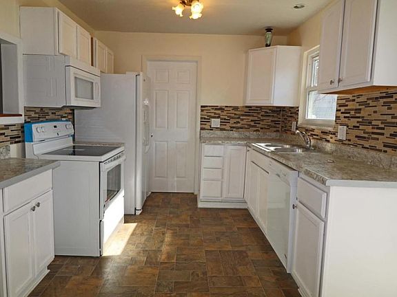 5th image of 4925 Brewster Dr