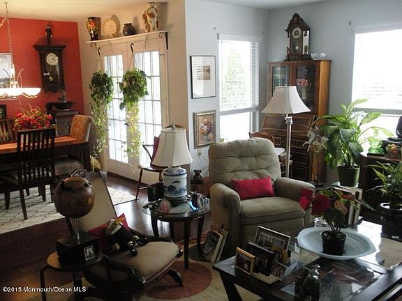 5th image of 685 Friar Court #A