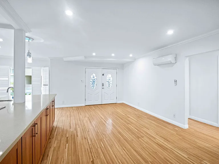332 S Rexford Dr #1 — Photo 3