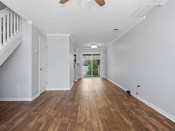 5th image of 3586 Evergreen Way #3586