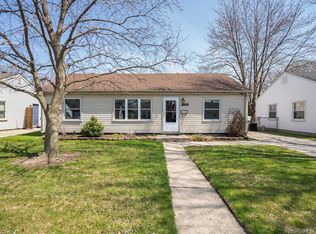 26274 Barnes St, Roseville, MI 48066