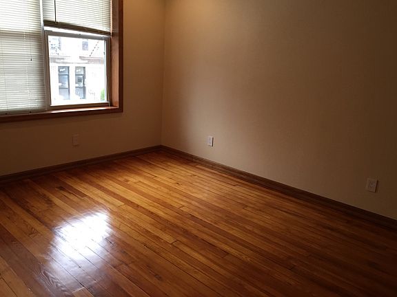 5th image of 3035 33rd St #2R