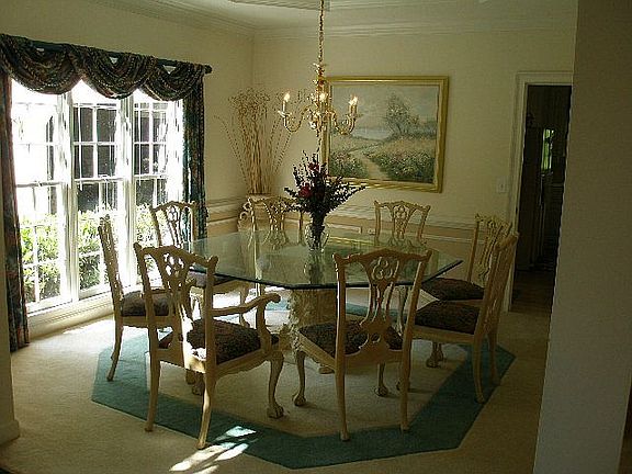 5th image of 1705 Laurel Creek Dr