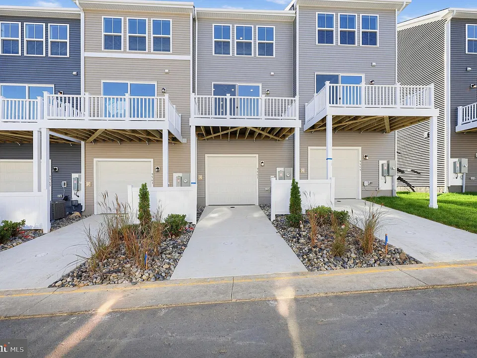 9561 Blue Ash Aly