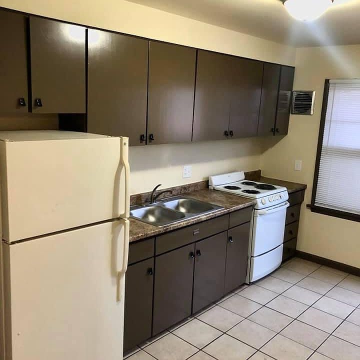1st image of 1105 N 48th Ave APT 5