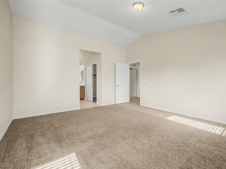 10560 Laurelwood Lake Ave — Photo 15