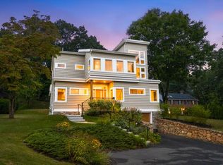 40 Pleasant St, Wellesley, MA 02482