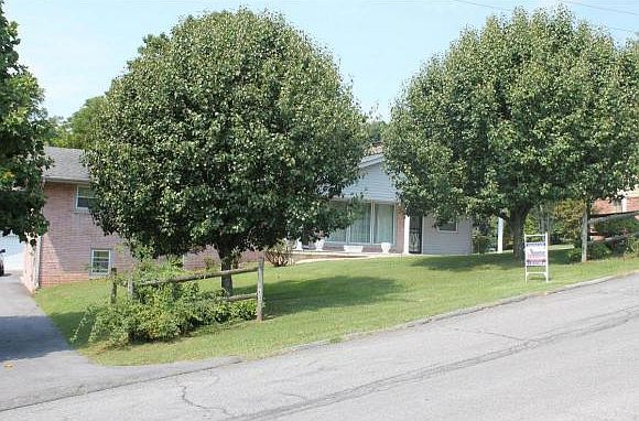 2nd image of 200 Monte Vista Dr