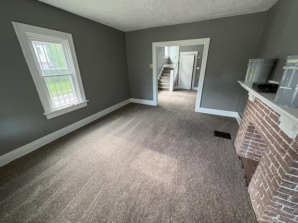 3 bed, 1250 sqft, $1,150 — Photo 2