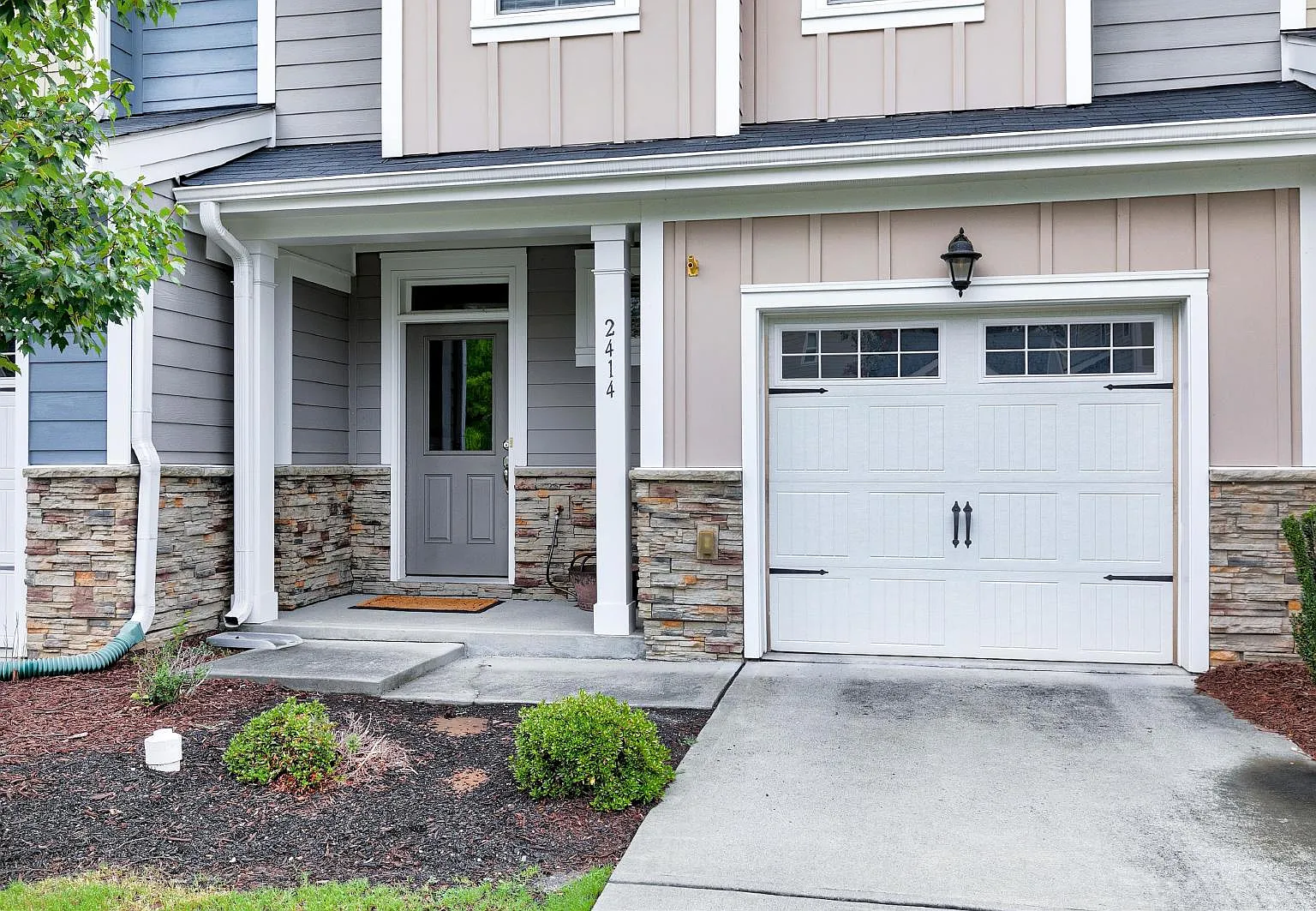 3 bed, 2.5 bath, 1755 sqft, $2,150 — Photo 2