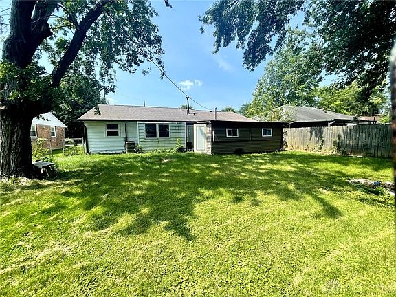 2nd image of 40 S Hillcrest Dr