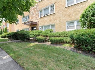 8156 Keating Ave APT 302, Skokie, IL