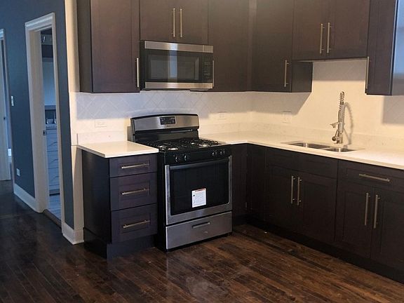 2nd image of 4406 S Maplewood Ave #2