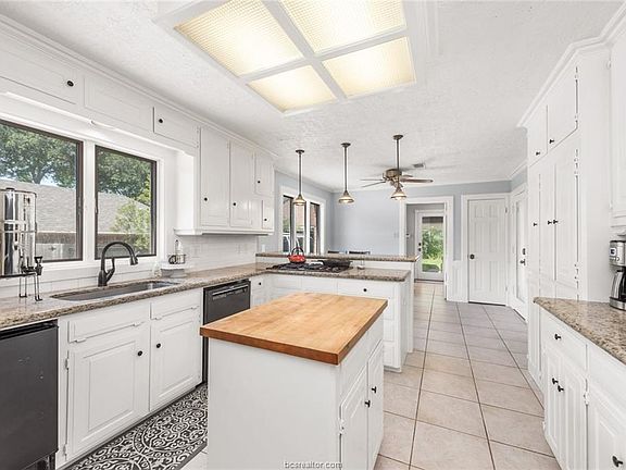 3rd image of 6409 Windwood Dr
