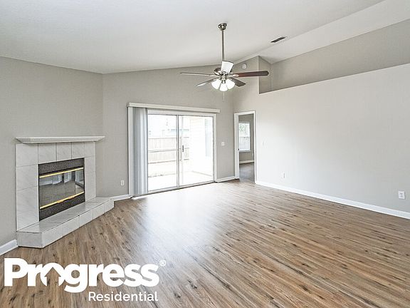 3rd image of 2871 Sutton Estates Cir N