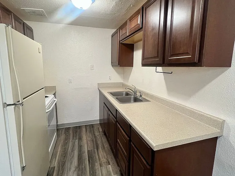 7865 Valley Rd NE — Photo 24