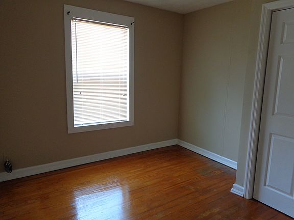 5th image of 368 Bassett Ave