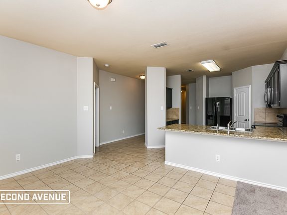4th image of 1100 Autumnwood Dr