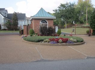 354 Peartree Dr, Clarksville, TN