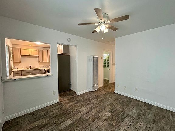 2nd image of 816 1/2 Ormond Ct #0