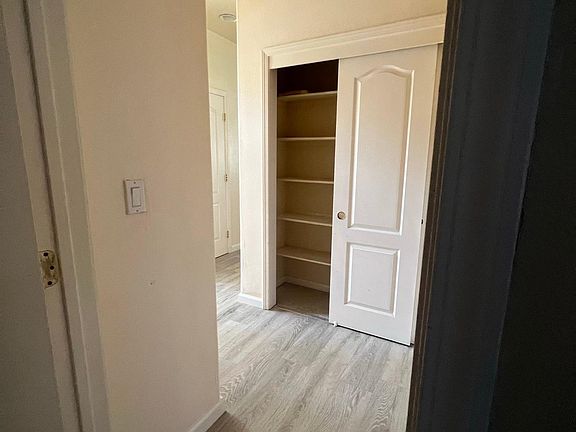 4th image of 107 Barcelona Dr