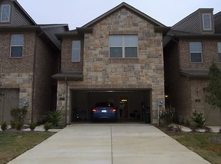 359 Teague Dr, Lewisville, TX 75067