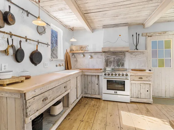 6 Purchase Street, Rockland, ME 04841