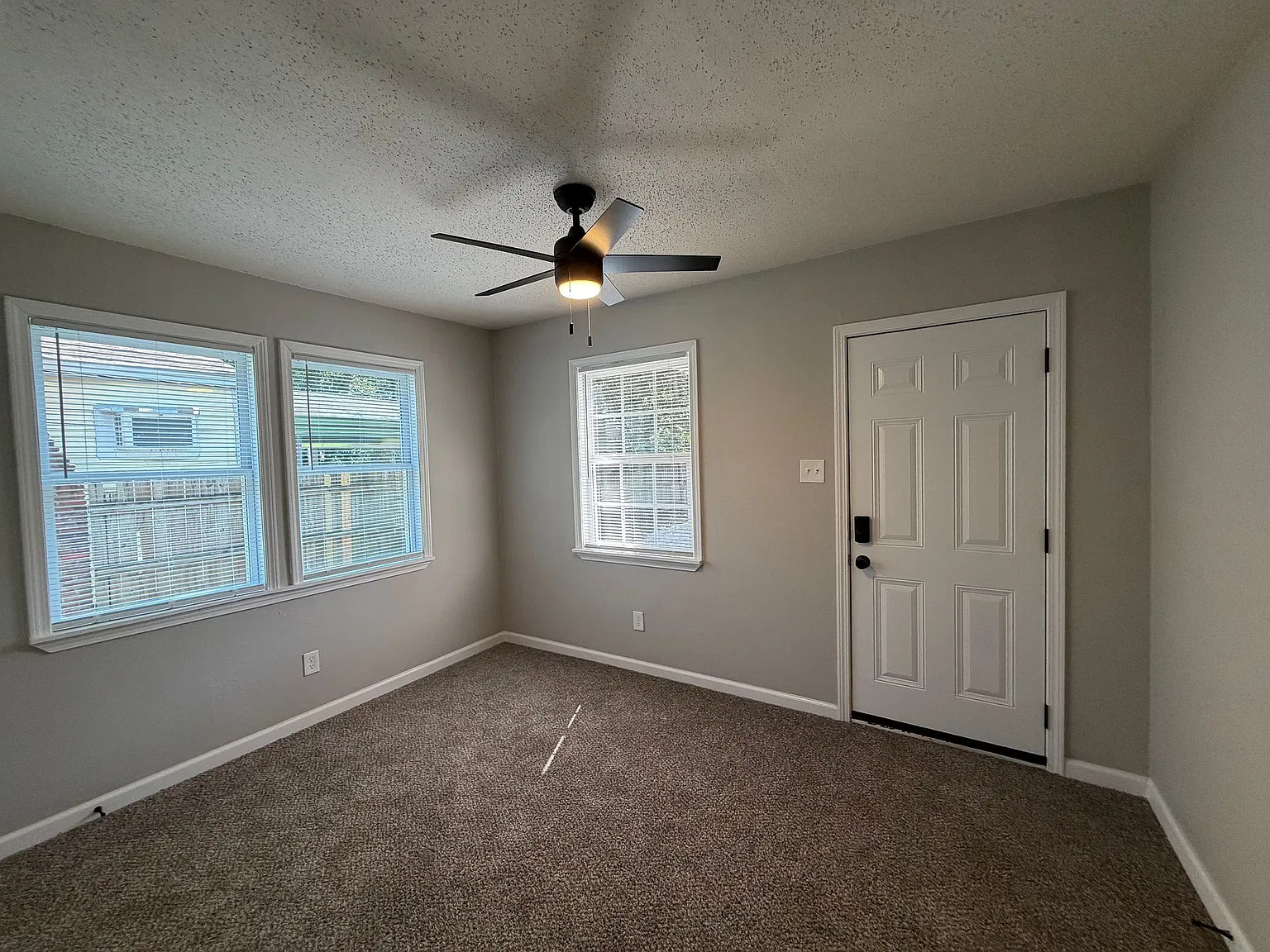 2711 Park Ave — Photo 3