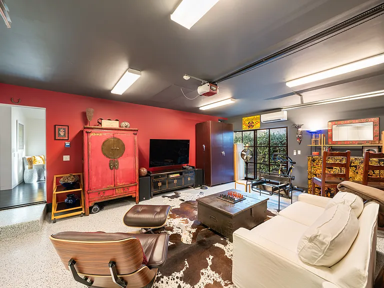 1811 Hillview Pl — Photo 38