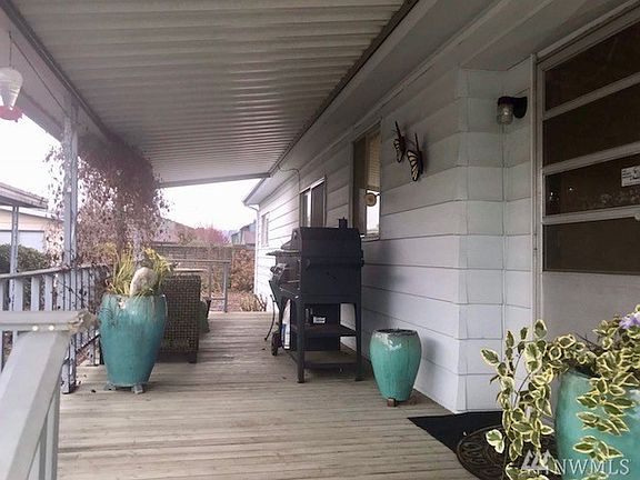 3rd image of 1402 22nd St NE Unit 43