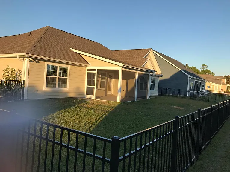 655 Uniola Dr — Photo 10