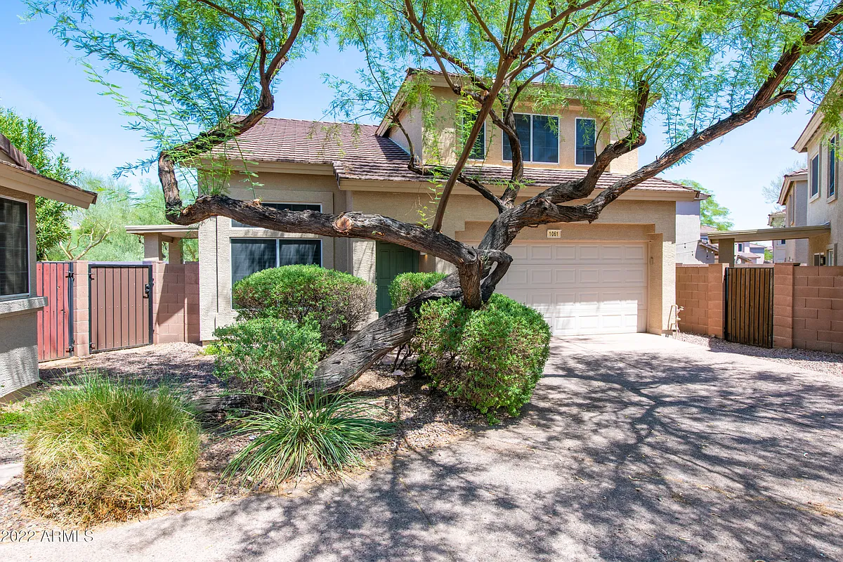 Building Photo - 15550 N Frank Lloyd Wright Blvd #1061