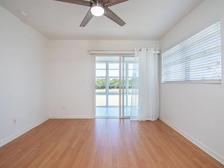 74 Royal Oak Ct #206 — Photo 17