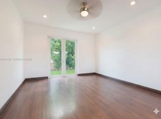 8164 SW 171st St, Palmetto Bay, FL 33157