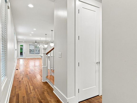 3rd image of 838A Lischey Ave