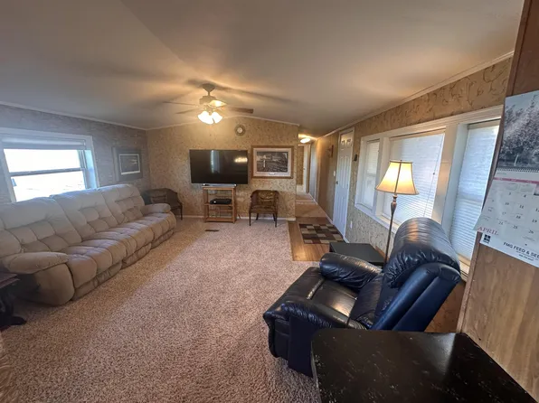 17501 232nd St, Owanka, SD 57767