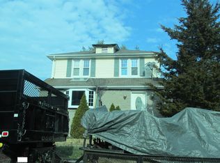 21 Elm St, Bergenfield, NJ 07621