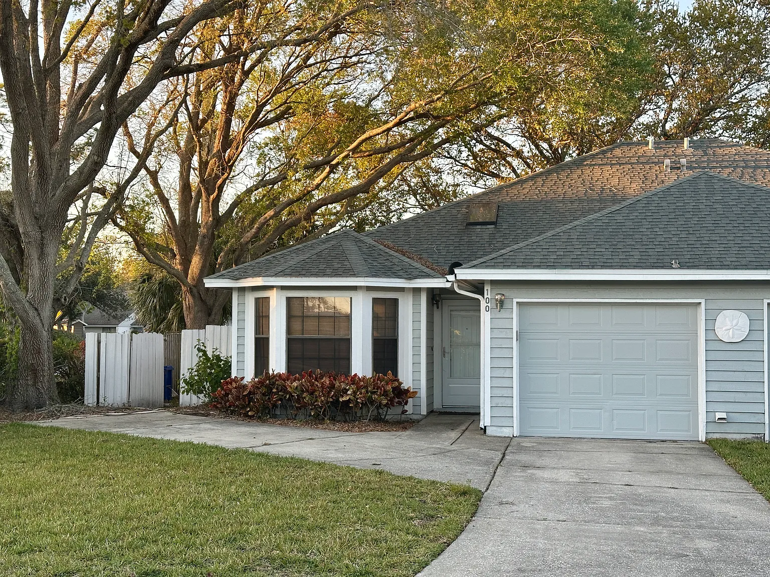 100 Martinique Cir — Photo 2