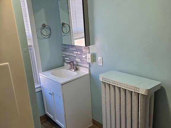 3rd image of 311 Market St APT B