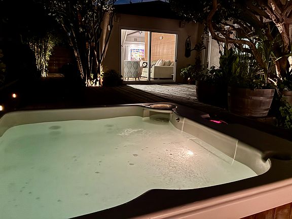 4th image of 850 Flower Ave