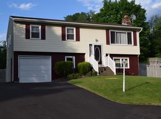 1390 Augusta Dr, Castleton, NY 12033
