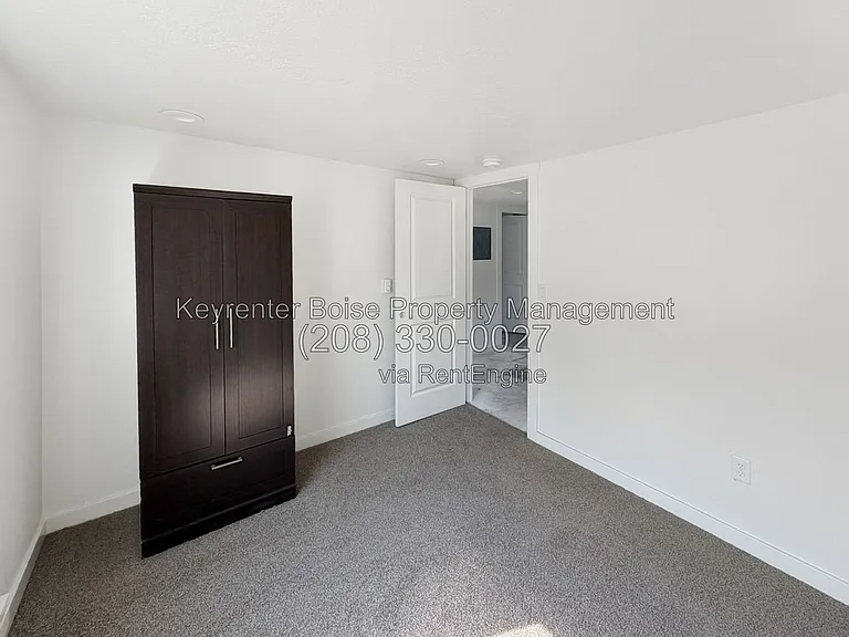 611 20th Ave S — Photo 7
