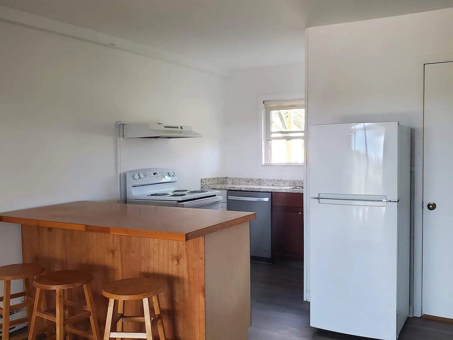 1 bed, 800 sqft, $900 — Photo 2