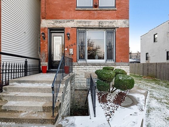 2nd image of 4364 S Oakenwald Ave
