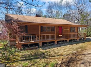 300 Small Pond Dr, Cleveland, GA 30528